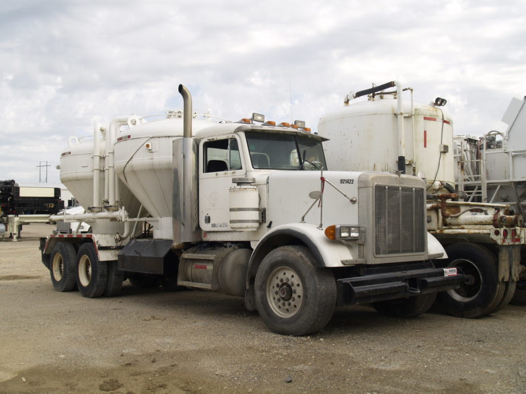 DUE 52632: CHASSIS-MOUNTED CEMENT HAULER